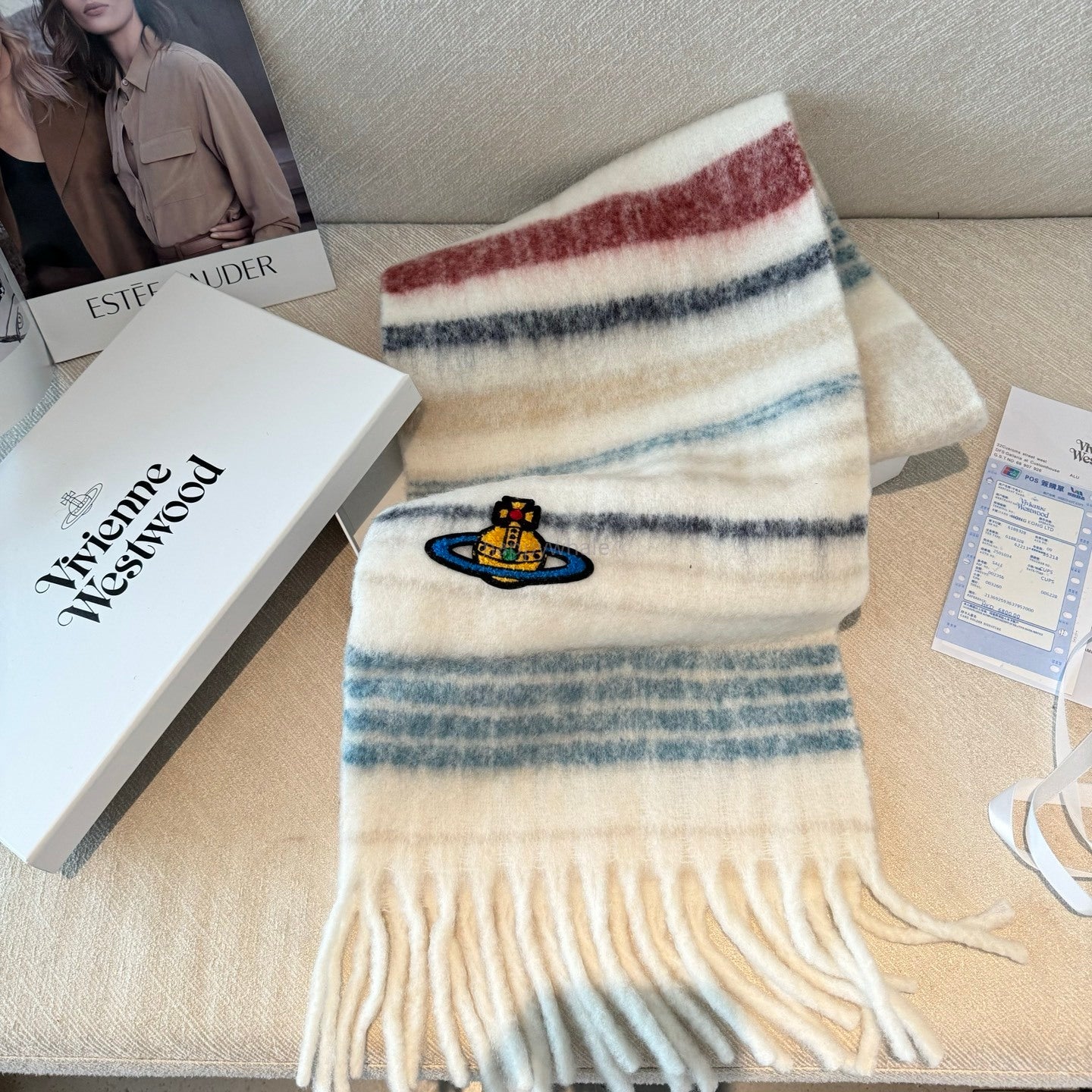 𝐕𝐢𝐯𝐢𝐞𝐧𝐧𝐞 𝐖𝐞𝐬𝐭𝐰𝐨𝐨𝐝 Classic Saturn mohair scarf