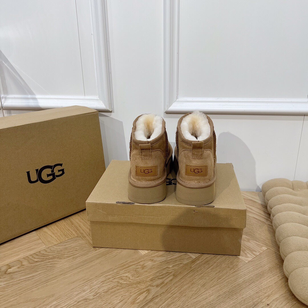 UGG