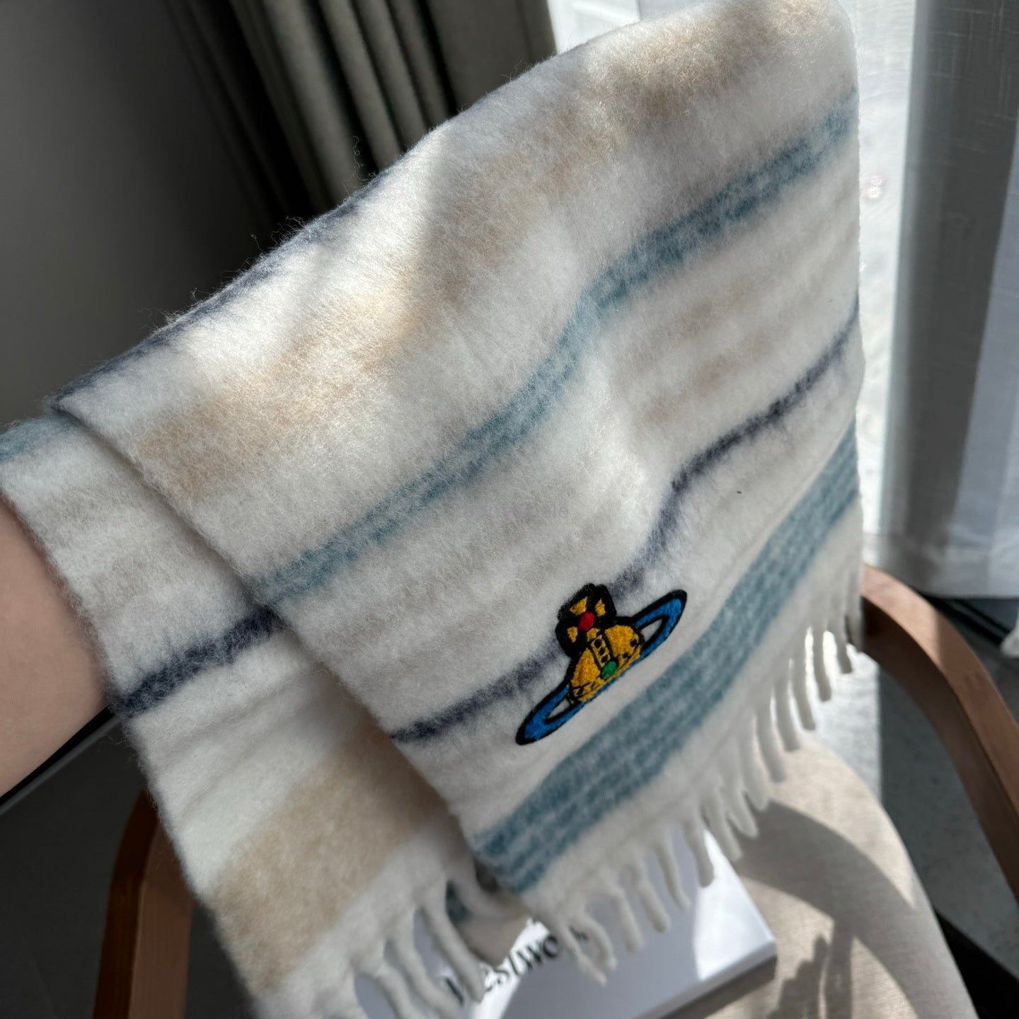 𝐕𝐢𝐯𝐢𝐞𝐧𝐧𝐞 𝐖𝐞𝐬𝐭𝐰𝐨𝐨𝐝 Classic Saturn mohair scarf