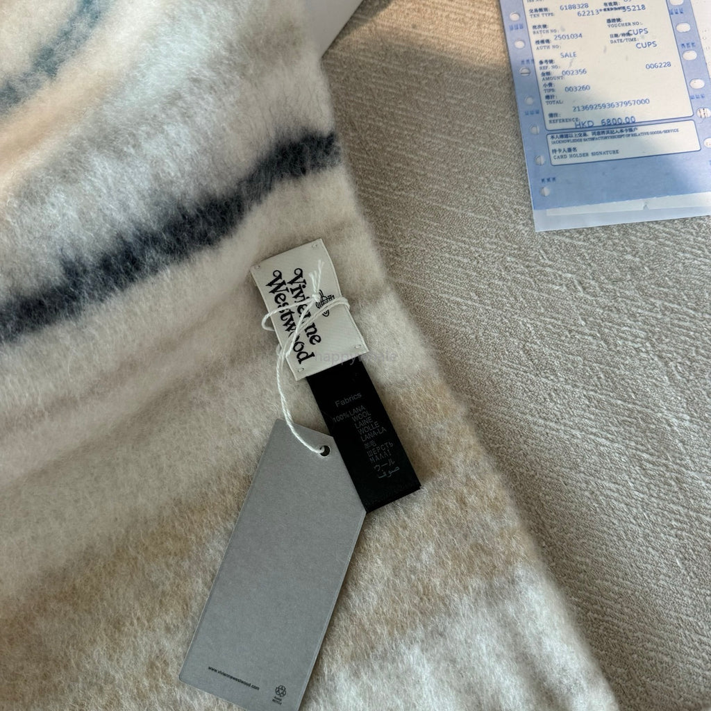 𝐕𝐢𝐯𝐢𝐞𝐧𝐧𝐞 𝐖𝐞𝐬𝐭𝐰𝐨𝐨𝐝 Classic Saturn mohair scarf