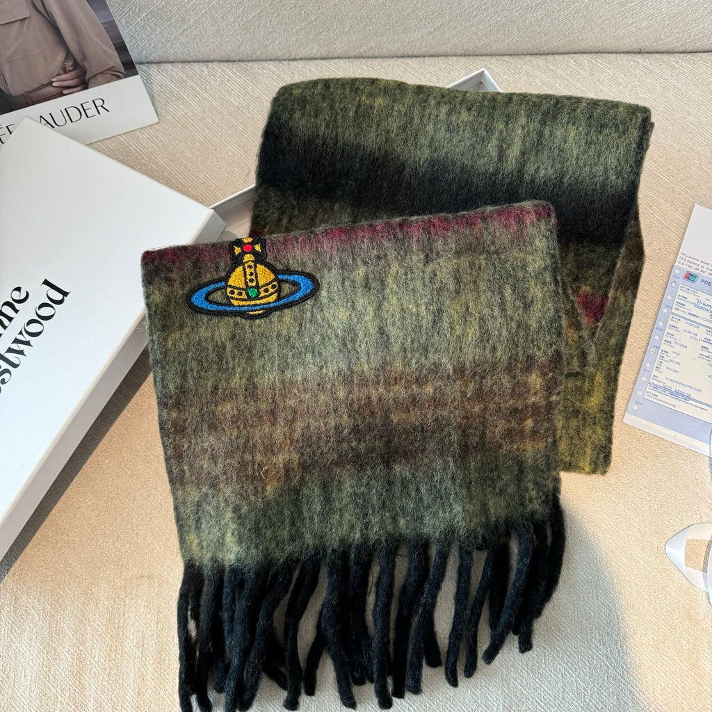 𝐕𝐢𝐯𝐢𝐞𝐧𝐧𝐞 𝐖𝐞𝐬𝐭𝐰𝐨𝐨𝐝 Classic Saturn mohair scarf